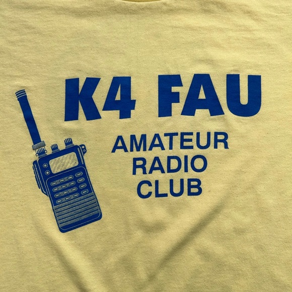 Vintage 80s college radio club short sleeve printed T-shirt, used good condition - Picture 2 of 9